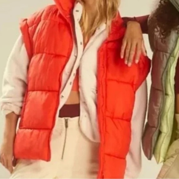Nwot Free People In A Bubble Puffer Vest - Picture 2 of 6